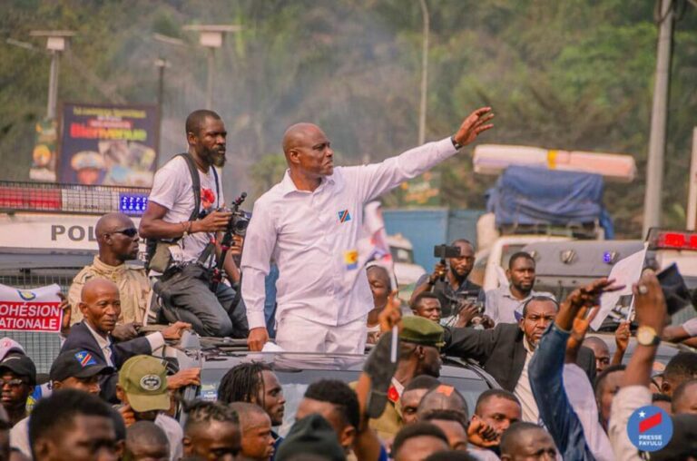 Embouteillages à Kinshasa :  » La Constitution empêche-t-elle de résoudre ce problème » ( Martin Fayulu)