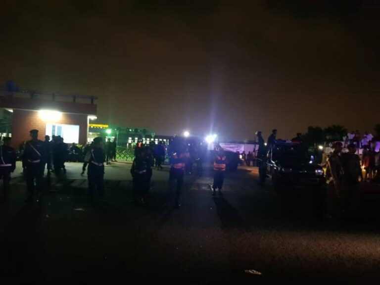 Kinshasa : le pneu du véhicule de Félix Tshisekedi éclate en pleine circulation la nuit