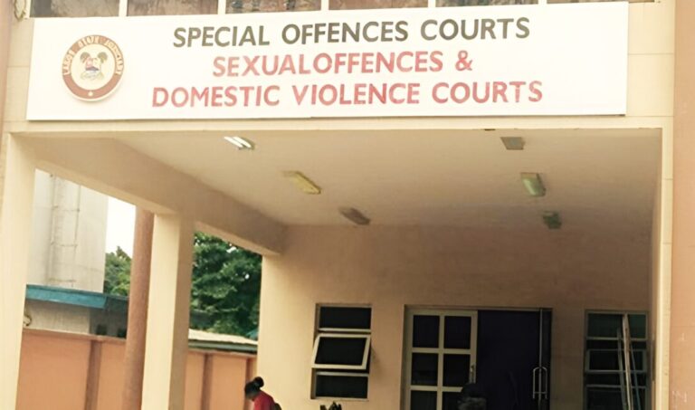 Comment une femme au foyer a forcé sa fille de 19 ans à coucher avec son mari et à avoir des enfants – Témoin