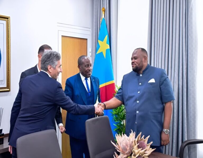 Le gouvernement de Kinshasa s&rsquo;engage à soutenir une initiative de recyclage avec une entreprise de cosmétiques