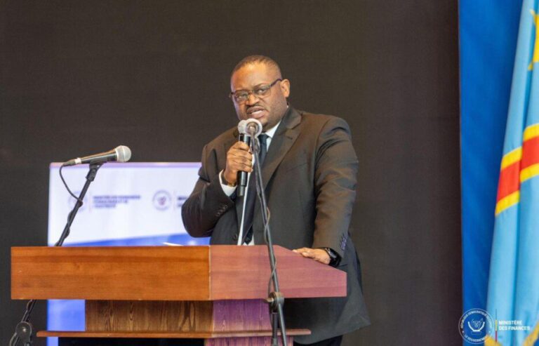 Prétendu paiement pour la construction d&rsquo;une prison à Kisangani : Le ministre des finances dément ces rumeurs