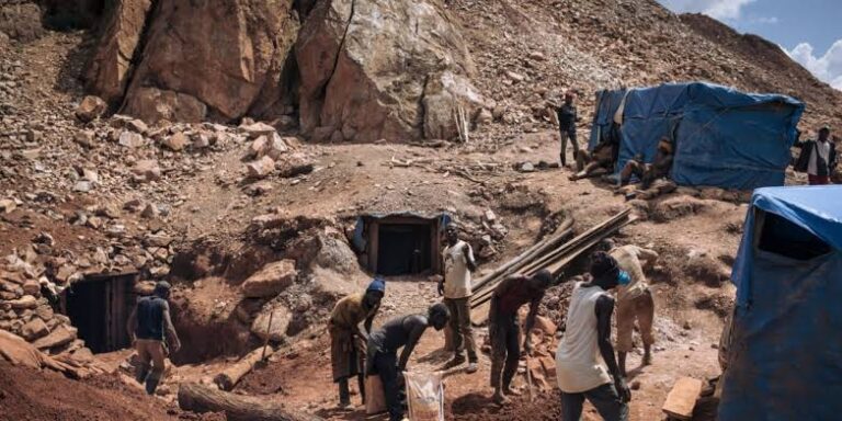 RDC  : Le M23 scelle les puits miniers de Lomera, des dizaines de creuseurs toujours coincés sous terre