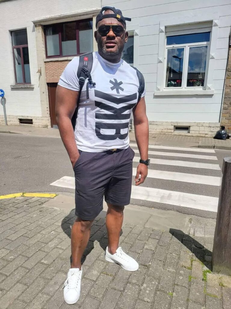 Bruxelles : Le Journaliste Però Luwaro attaqué par des personnes non identifiées