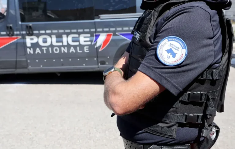 Dijon, France : un homme d&rsquo;âge mûr est accusé d&rsquo;avoir enivré sa femme afin de la soumettre à un viol collectif par d&rsquo;autres hommes.
