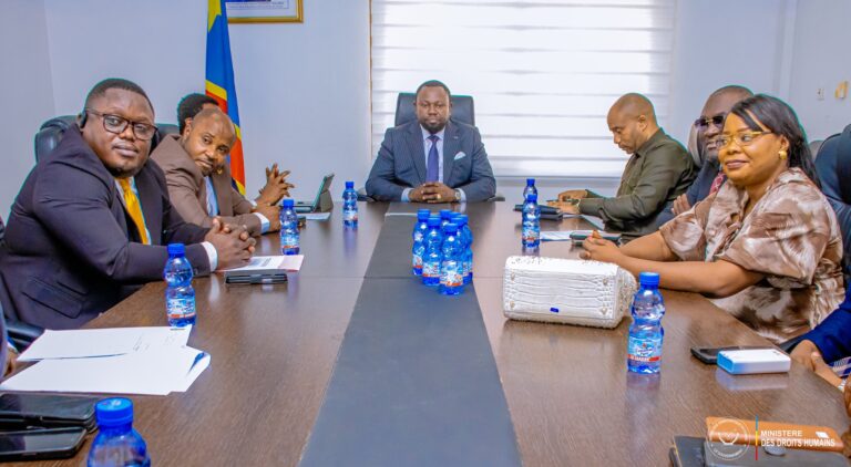 Kinshasa : Samuel Mbemba Kabuya à l’écoute des députés provinciaux sur la situation des déguerpis de Pakadjuma