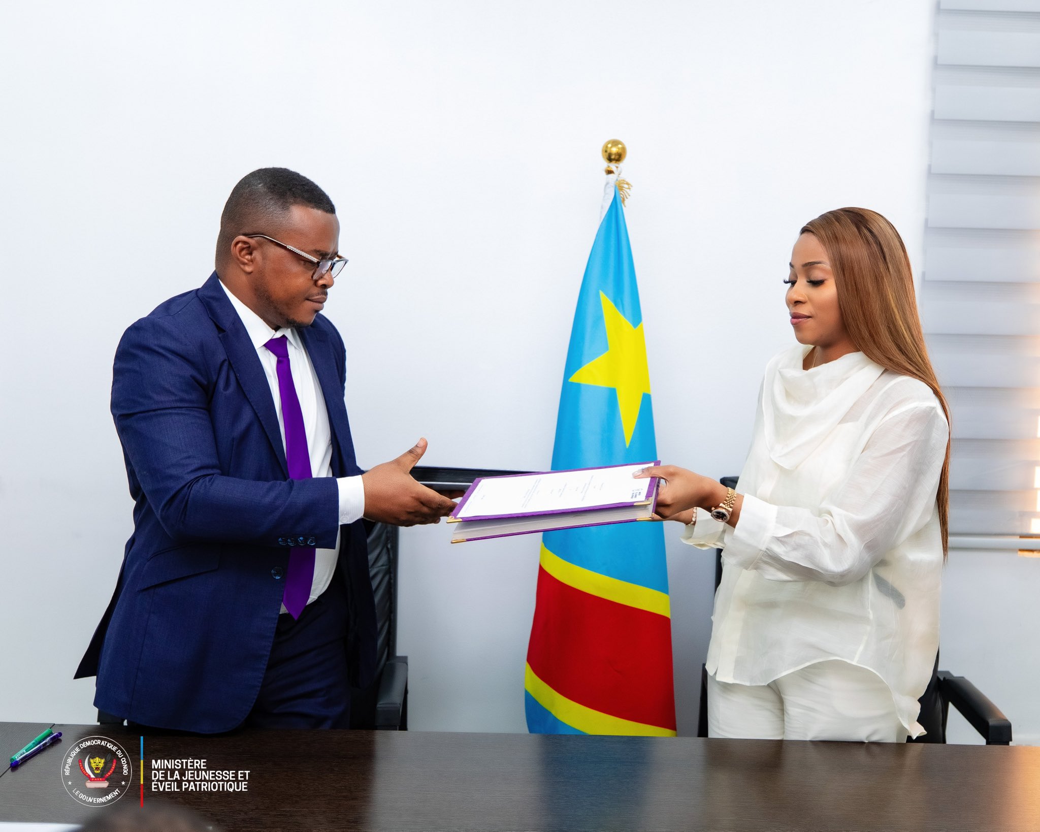RDC : le Ministère de la Jeunesse et le BCeCo signent un protocole pour ...