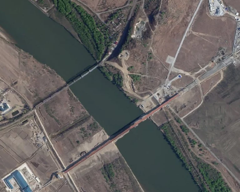 La Russie et la Corée du Nord finalisent un pont, suscitant des craintes sur un corridor militaire vers l&rsquo;Ukraine