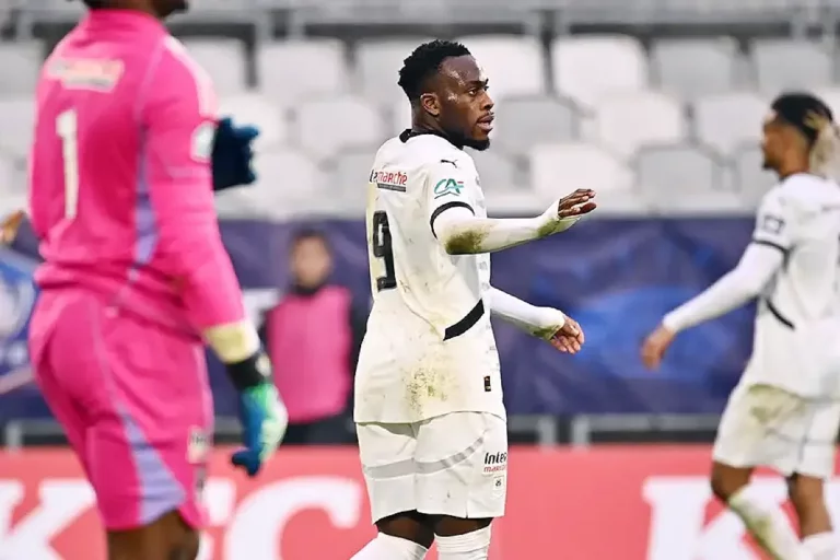 Arnaud Kalimuendo espère poursuivre son aventure en Bundesliga avec l&rsquo;Eintracht Francfort