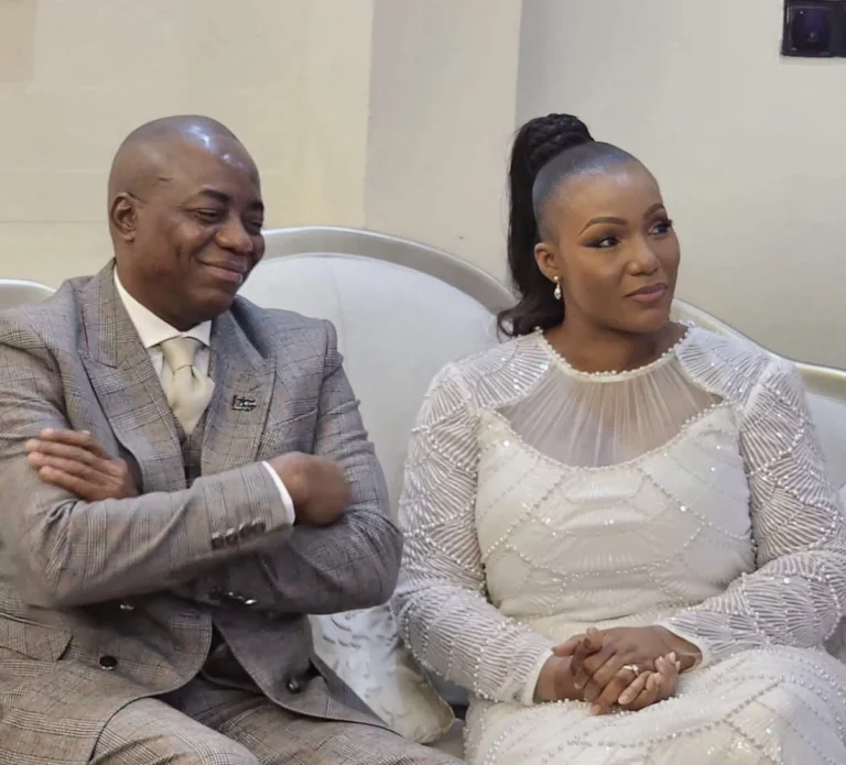 Jean-Marie Kassamba, le journaliste congolais, a épousé Brenda Mabiala lors d&rsquo;une cérémonie officielle