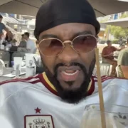 Fally Ipupa s&rsquo;accorde des vacances en famille en Grèce, une pause bien méritée