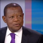 Lambert Mende évoque la manipulation des esprits intelligents lors d&rsquo;un Space en direct