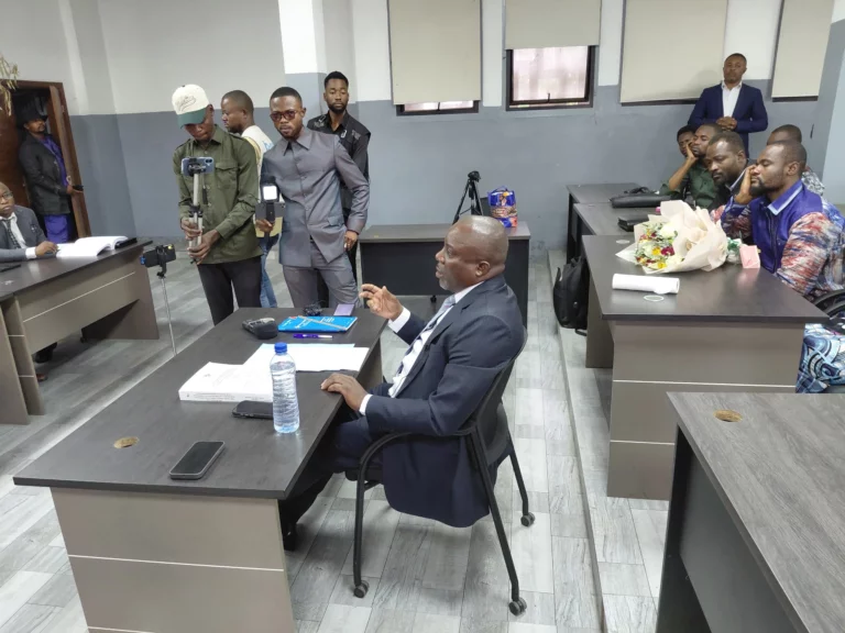 Jean-Cyrus Mirindi plaide pour l&rsquo;éligibilité de Félix Tshisekedi sans référendum en RDC