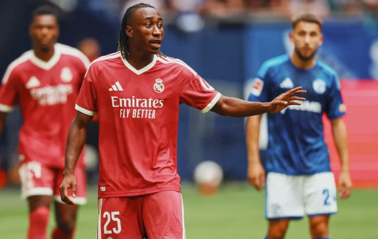 Yan Diomandé fait ses débuts avec le Real Madrid et réussit toutes ses passes contre Schalke 04