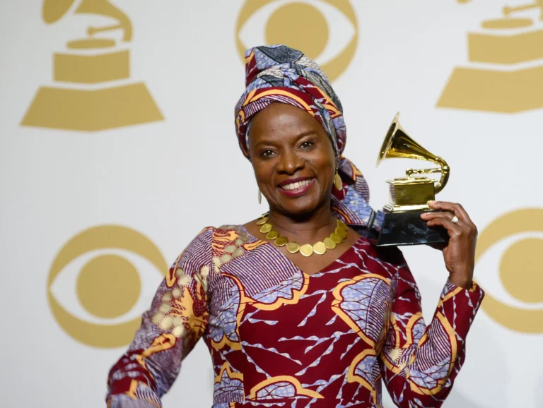 Angélique Kidjo, première artiste africaine à recevoir une étoile sur le Hollywood Walk of Fame