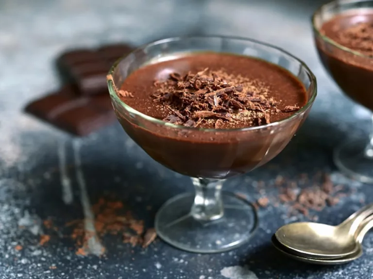 Réalisez une mousse au chocolat légère sans œufs grâce à l&rsquo;eau de cuisson des pois chiches