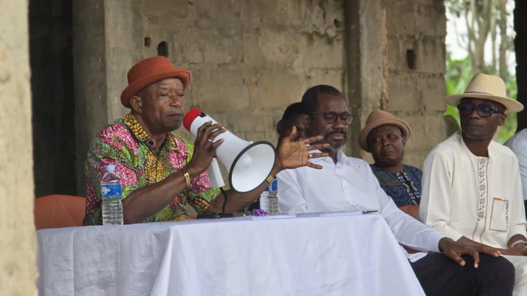Conflit foncier à Anyama 4 Croix : Les acquéreurs contestent les décisions de l’entreprise Arc-en-ciel