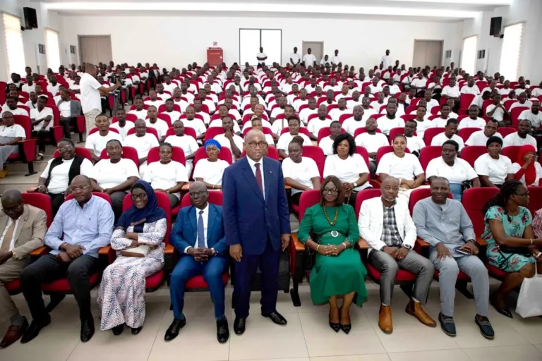 Clôture de la formation de 4 900 enseignants contractuels en mathématiques et physique-chimie à Anyama