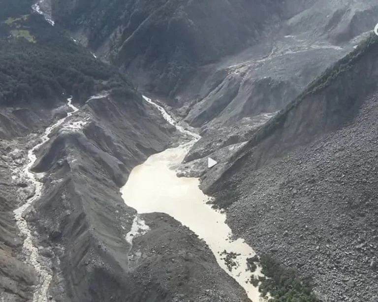Népal et Tibet : reprise des opérations de secours après des inondations dévastatrices, le bilan grimpe à 474 morts
