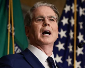 Les États-Unis menacent de sanctions sévères contre les pays commerçant avec l&rsquo;Iran
