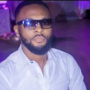 Héritier Watanabe appelle ses fans à protéger sa mère face aux tensions avec Ferre Gola