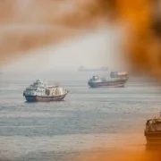 { « title »: « Les tensions entre l&rsquo;Iran et les États-Unis s&rsquo;intensifient après une