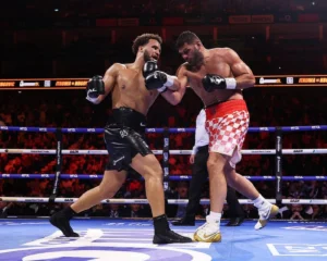 Filip Hrgović réalise une incroyable remontée pour battre Moses Itauma et remporter le titre IBF