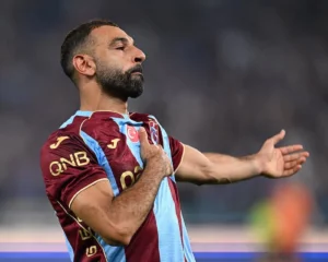 Mohamed Salah marque ses premiers buts pour Trabzonspor lors de la victoire contre Istanbul Basaksehir