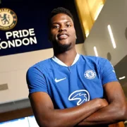 Benoît Badiashile rejoint Naples en prêt depuis Chelsea pour relancer sa carrière