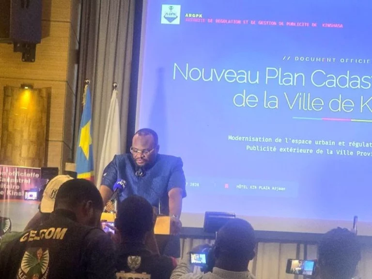 Kinshasa met en place un Plan Cadastral Publicitaire pour assainir l&rsquo;affichage urbain