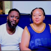 Papy Kakol présente des excuses après des accusations de violences conjugales