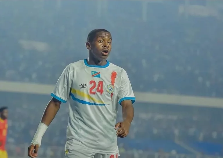Galatasaray envisage de recruter le jeune milieu de terrain Noah Sadiki de Sunderland