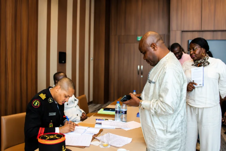 Brazzaville : Charlie Levy Nganfouomo signe un ouvrage majeur qui revisite le droit douanier de la CEMAC