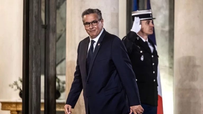 Le Premier ministre marocain Aziz Akhannouch interrompit ses vacances à Majorque face à la crise migratoire