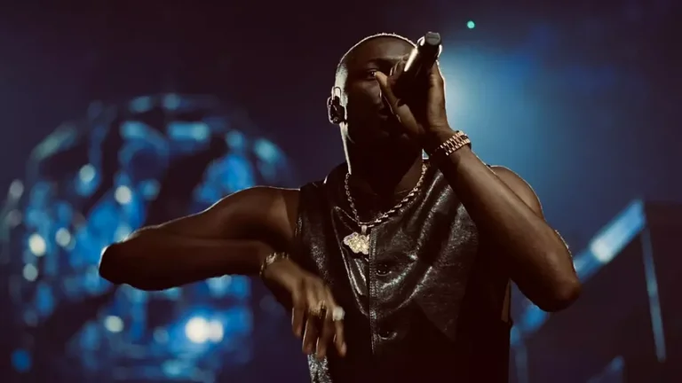 Tiakola dénonce l&rsquo;absence de monétisation YouTube pour les artistes africains et appelle à l&rsquo;action