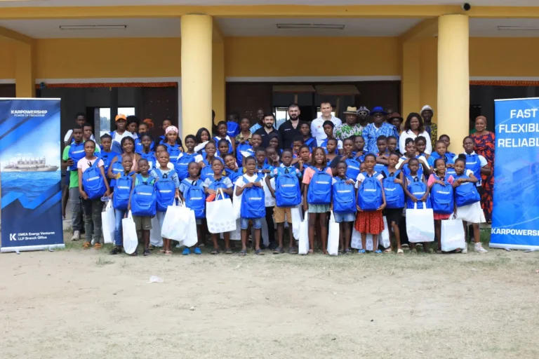 Karpowership offre des kits scolaires aux élèves d&rsquo;Azito et de Béago avant la rentrée 2026-2027