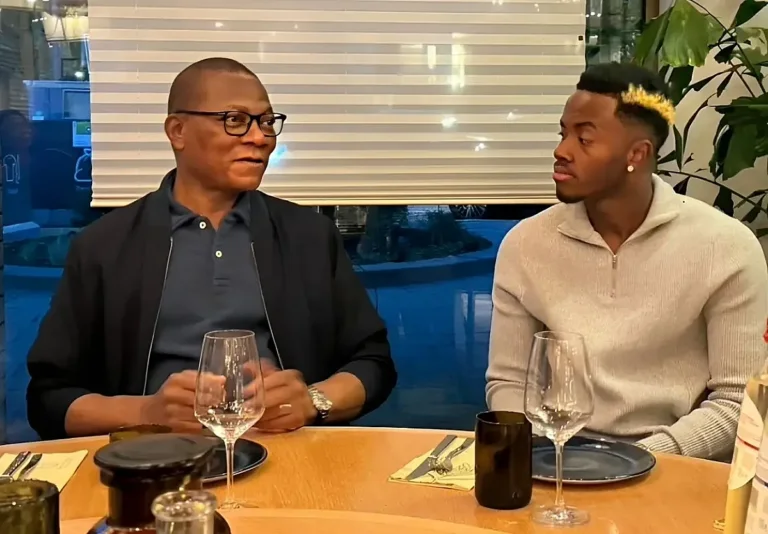 Bruno Koné rencontre Simon Adingra à Amsterdam pour promouvoir le cacao ivoirien à l&rsquo;international