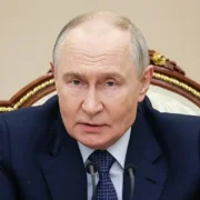 Vladimir Poutine propose une coopération à l&rsquo;Europe tout en mettant en avant sa puissance militaire