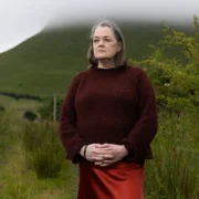 Louise Kennedy, auteur à succès, évoque son parcours depuis chef jusqu&rsquo;à l&rsquo;écriture