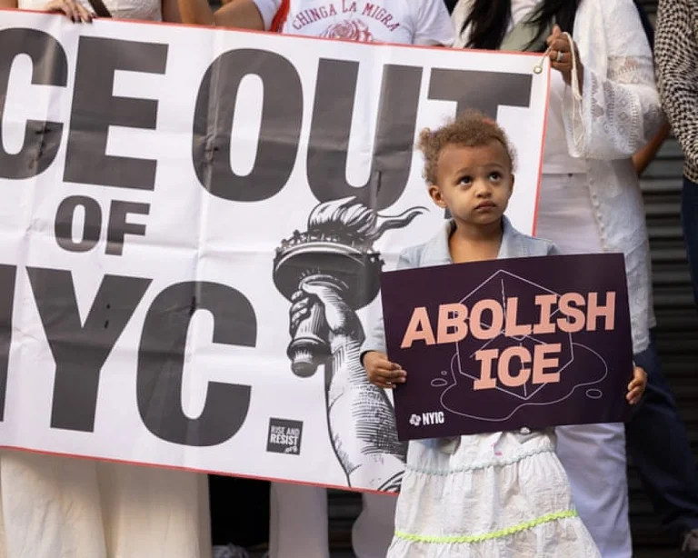 Des sénateurs américains proposent une loi pour limiter les arrestations et détentions indéfinies par l&rsquo;ICE