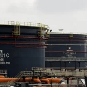 La raffinerie pétrolière Dangote attire des investissements massifs lors de son introduction en Bourse
