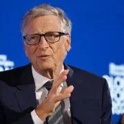 Bill Gates met en garde contre les dangers de l&rsquo;IA qui pourrait causer un milliard de décès