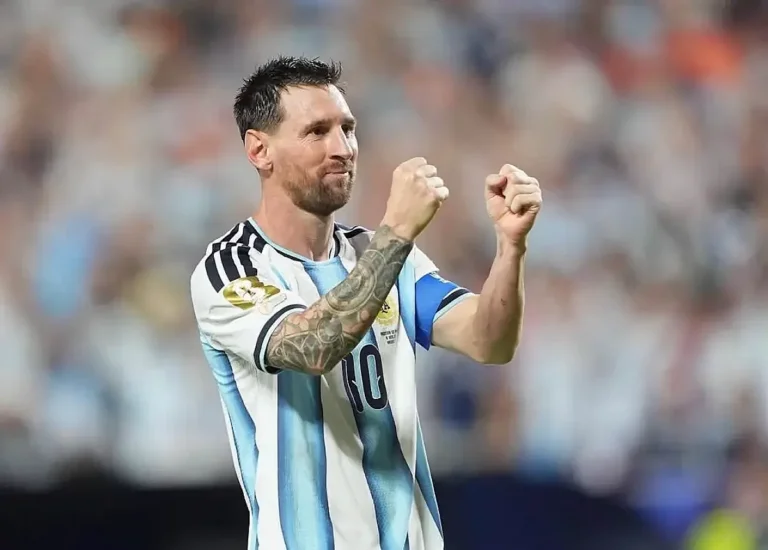 { « title »: « Lionel Messi s&rsquo;apprête à quitter l&rsquo;Argentine avec des records inégalés