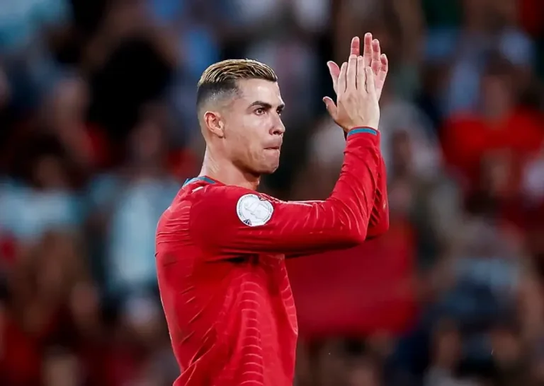 Cristiano Ronaldo présente ses excuses à ses coéquipiers pour son départ anticipé en sélection