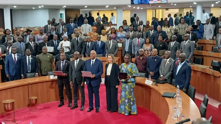 Les Députés Ivoiriens Reçoivent une Formation sur l&rsquo;Intelligence Artificielle à l&rsquo;Assemblée Nationale
