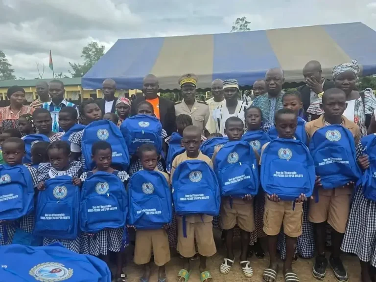 Bloléquin : Distribution de 500 kits scolaires aux élèves du primaire pour soutenir les familles