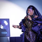 Roseline Layo dévoile son nouvel album « Divas » avec des artistes féminines africaines