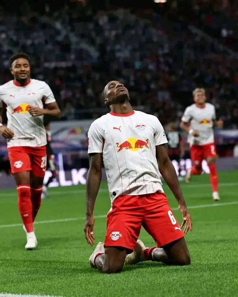 Ezéchiel Banzuzi se distingue en Bundesliga avec un but et une passe décisive
