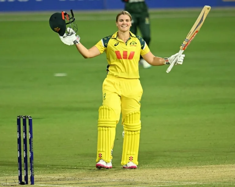 Georgia Voll réalise un century rapide et permet à l&rsquo;Australie de remporter la série contre le Bangladesh