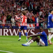 Atlético Madrid inflige une nouvelle défaite à Manchester United, réduit à dix joueurs