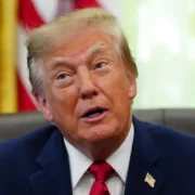 Ashley Hinson, candidate républicaine au Sénat du Texas, critique Trump et l&rsquo;impact de la guerre en Iran